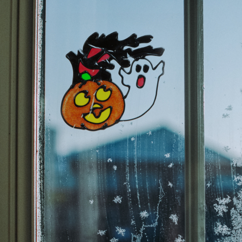 Halloween-i ablakdekor - tök és szellem